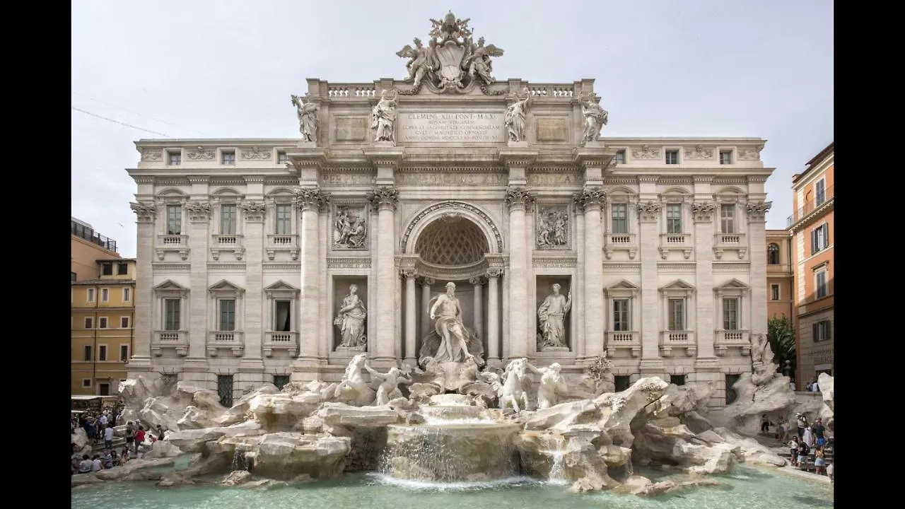 Trevinestrome - Exclusive Trevi Fountain View Apartment 로마