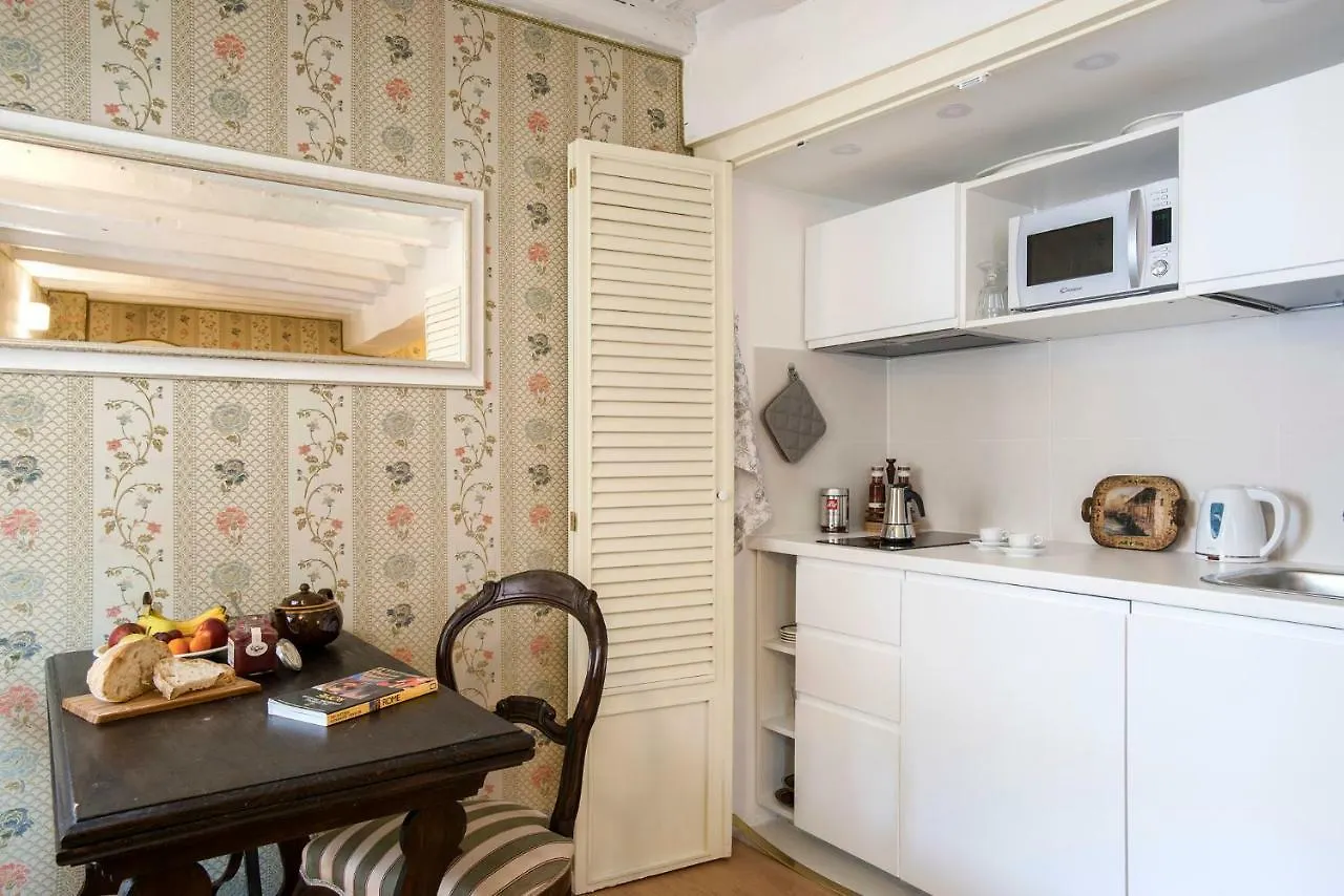 Trevinestrome - Exclusive Trevi Fountain View Apartment